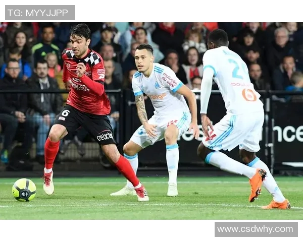 勒沃库森客场不败，南锡亚斯难挡对手压力